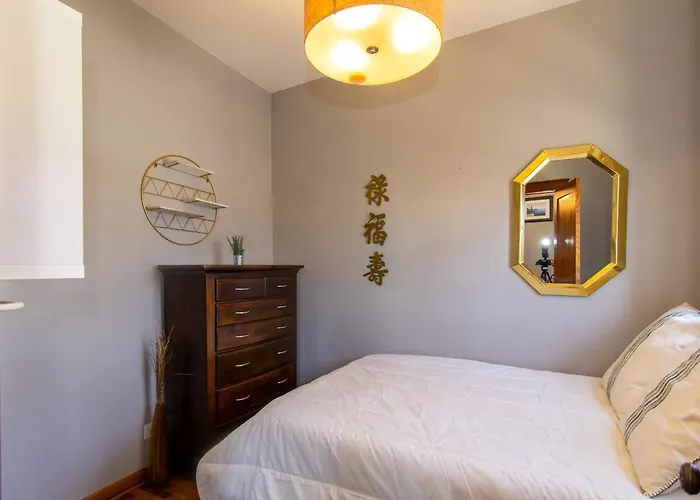 Chi-town Hideout #2 Apartment